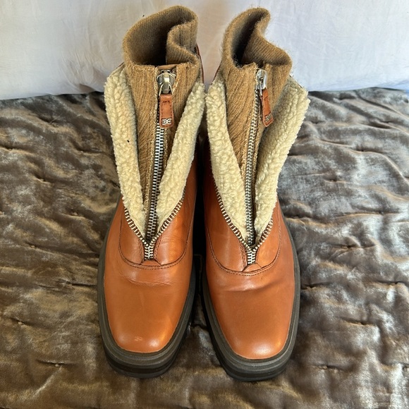 Sam Edelman Chunky sole, brown leather boot. - Picture 3 of 5